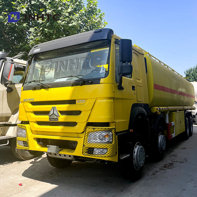 Sinotruk Howo camión tanque de petróleo 8X4 400HP LHD Diesel combustible de aceite de reabastecimiento de combustible tanque de entrega