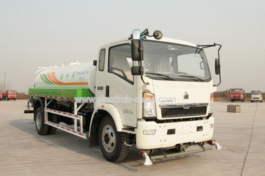 Tipo talla 5995 X 2050 x 2350m m del combustible diesel del camión de la regadera del agua de LHD/de RHD 4X2 5CBM