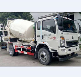 Motor concreto YC4D130-45 Euro4 130HP del camión de la mezcla vehículo/3M3 del mezclador concreto de 6 ruedas