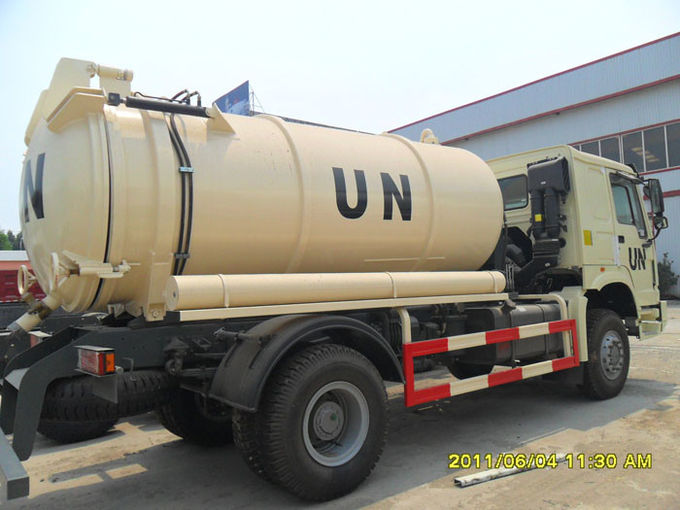 Camión 8-12CBM LHD 4X2, camiones inútiles líquidos de la succión de las aguas residuales de la empresa del saneamiento