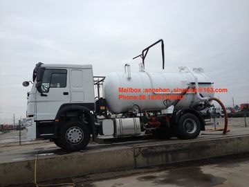 El camión 10000L-15000L 4X2 6 de la succión de las aguas residuales de SINOTRUK HOWO rueda los camiones de la basura líquida