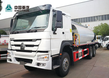 Camión del tanque líquido del asfalto de cbm de la regadera 10 del betún de Sinotruk Howo 290hp 4x2