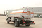 El camión del buque de petróleo de Howo 4×2/arriba el transporte de poca potencia del combustible de la seguridad acarrea 8280 KILOGRAMOS