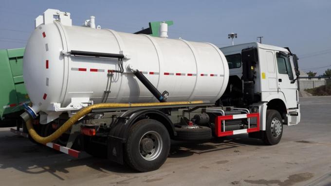 Sinotruk HOWO camión de petrolero de la succión de las aguas residuales el echar en chorro y del vacío de 12m3/12000liter, el echar en chorro combinado succión de las aguas residuales del vacío