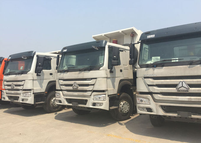 Tipper Dump Sino Howo Trucks 6X4 10-25 CBM para el transporte del material de construcción